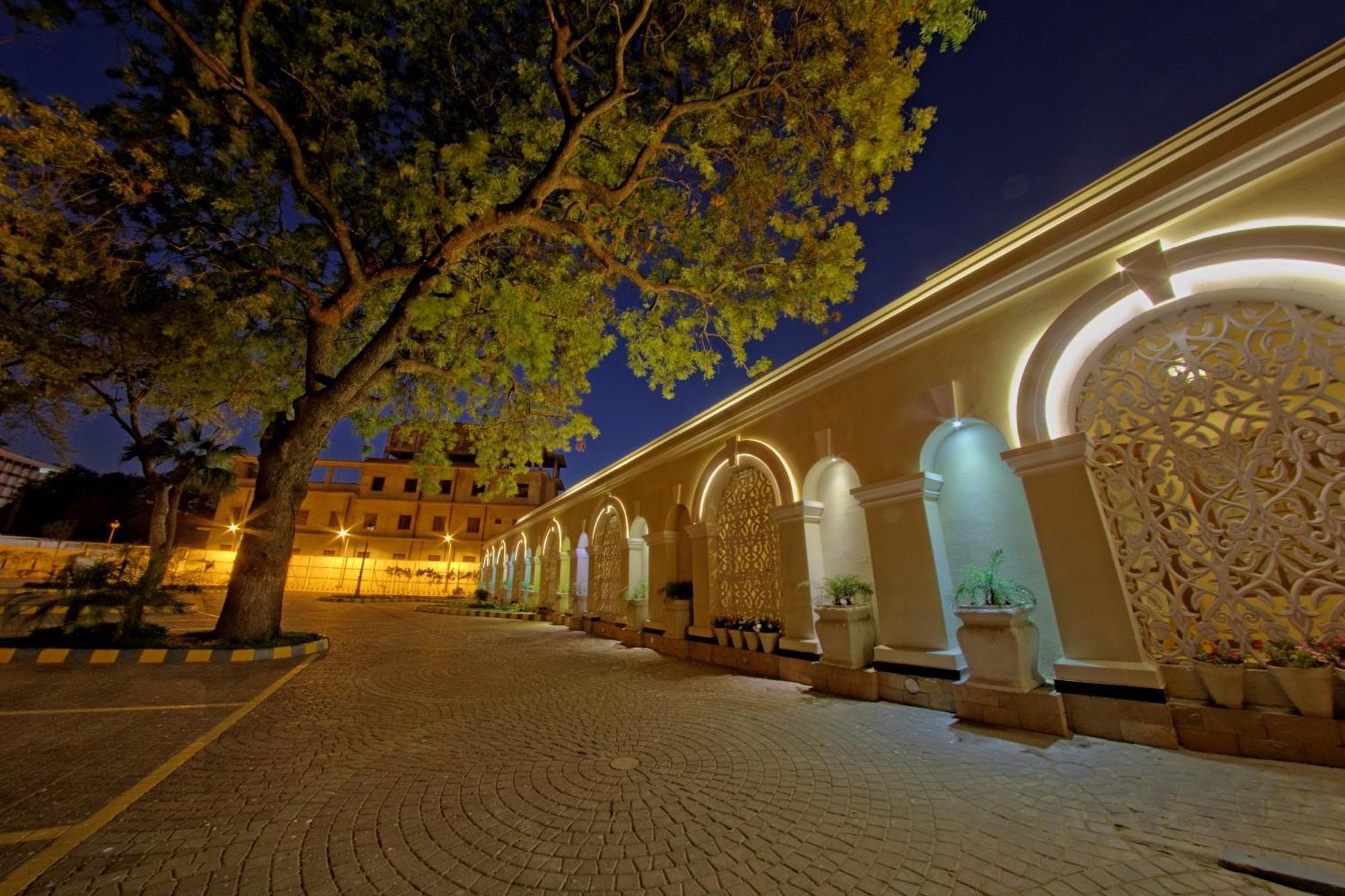 Faletti'S Hotel Lahaur Zewnętrze zdjęcie